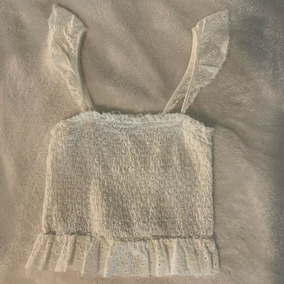 ruffle tank top🤍 - Picture 2 of 6